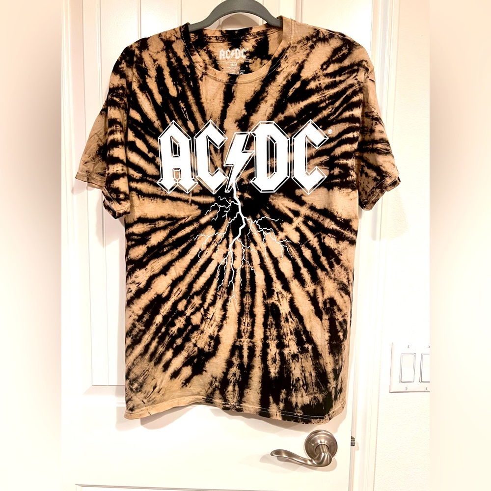 Tie dye AC /DC  Graphic t shirt nwot